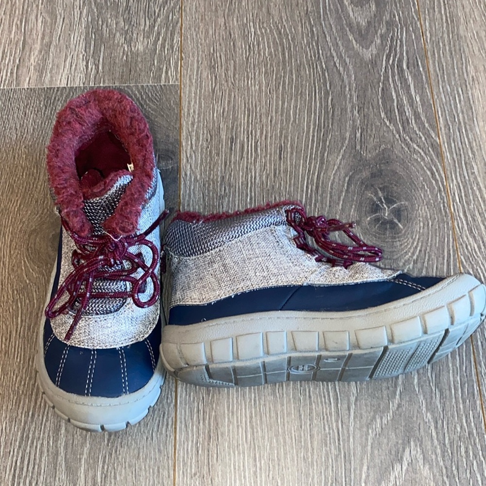 Toddler Lace up low winter boot